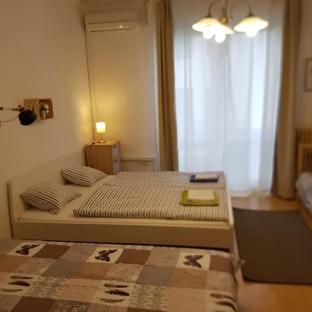 Karoly13 Apartment *