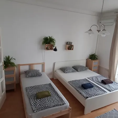Apartment Karoly13 *